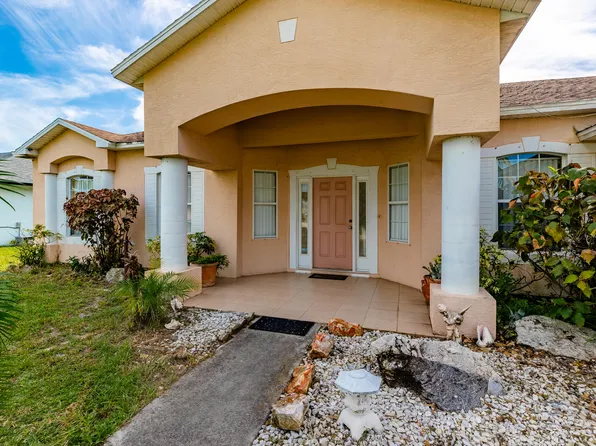 2343 SW Mountwell Street, Port St Lucie, FL 34984