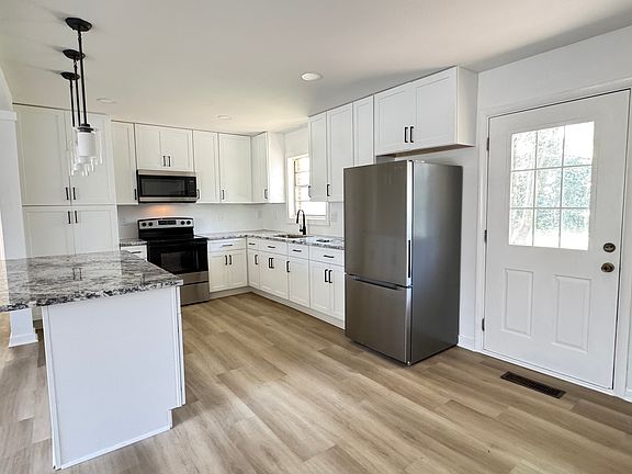4th image of 723 Sheffield Rd