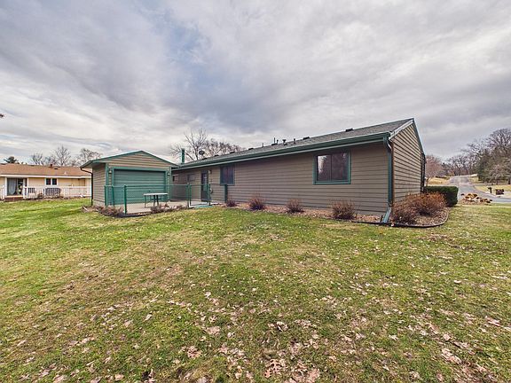 2nd image of 15150 Fairlawn Shores Trl SE