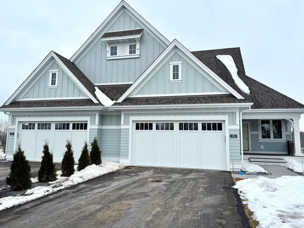 78 Spring Farm Rd, North Oaks, MN 55127