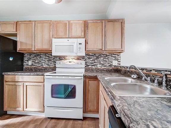 3rd image of 4960 Dartmouth Ct #6-23