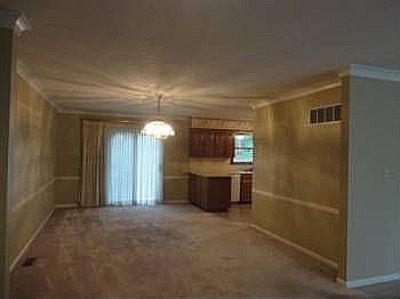 4th image of 13353 Metropolitan Ave