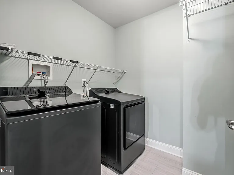 53 Overlook Dr — Photo 35