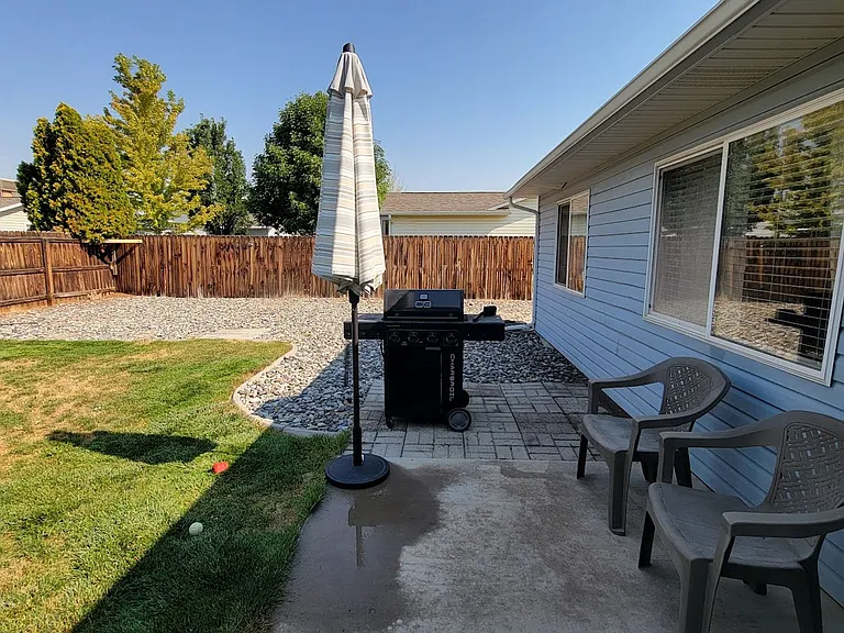 433 Mountainside Ln — Photo 9