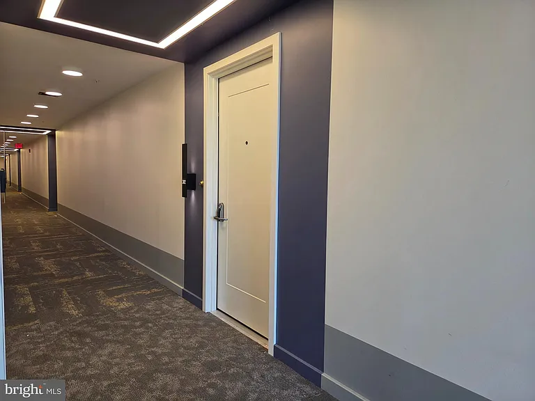 102 Hanover St #302 — Photo 19