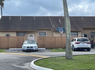 6718 NW 193rd Ln, Hialeah, FL 33015