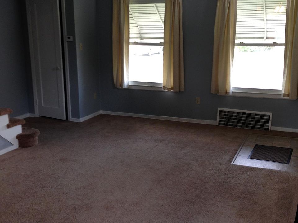 1st image of 22110 S Lake Shore Blvd #Left