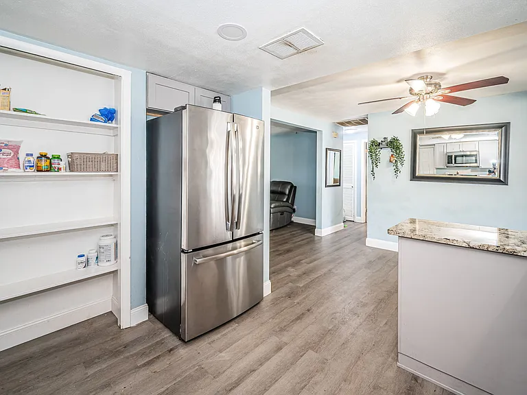 4424 Beacon Square Dr — Photo 9