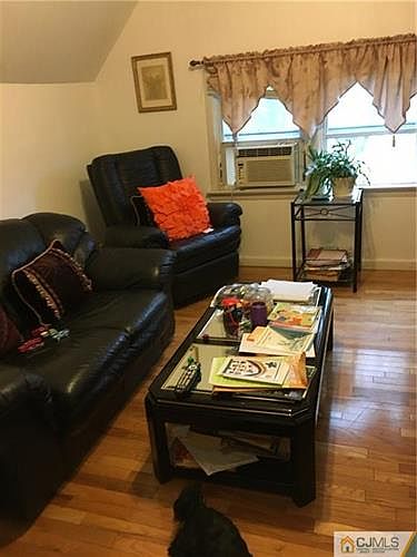 1st image of 415 Abington Ave