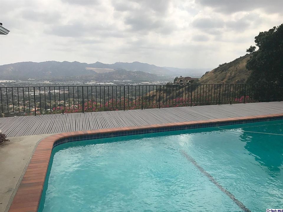 2nd image of 2020 Maginn Dr