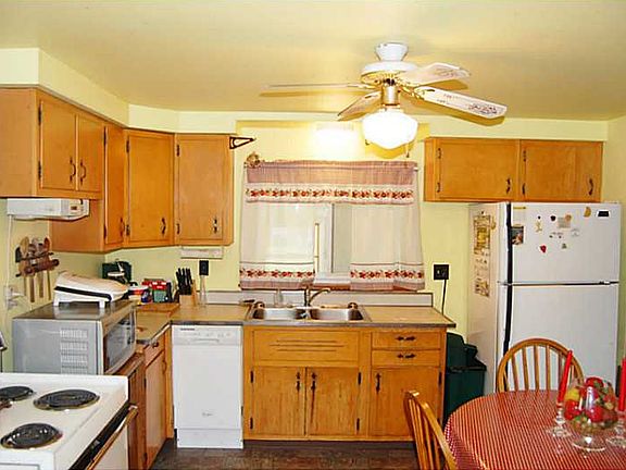 4th image of 527 John Edward Ln