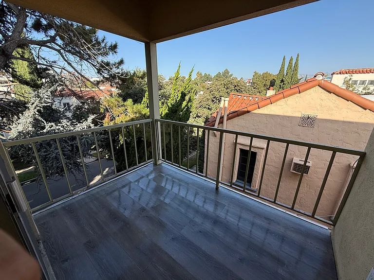 124 N Clark Dr #301 — Photo 11