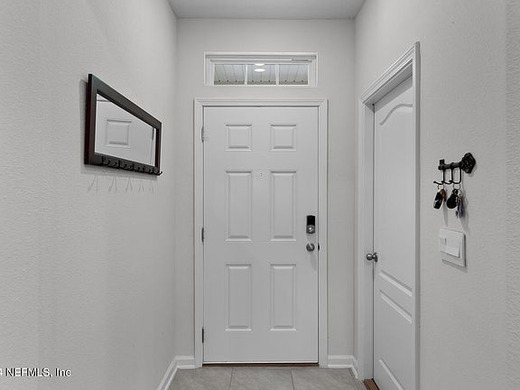 4th image of 160 PASADENA Drive