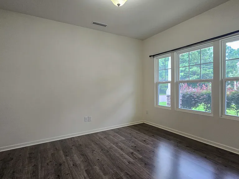 489 Green Arbor Ln — Photo 3