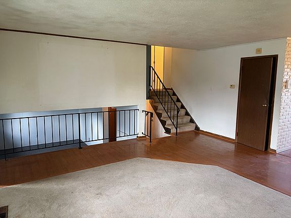 3rd image of 18106 Charlemagne Ave