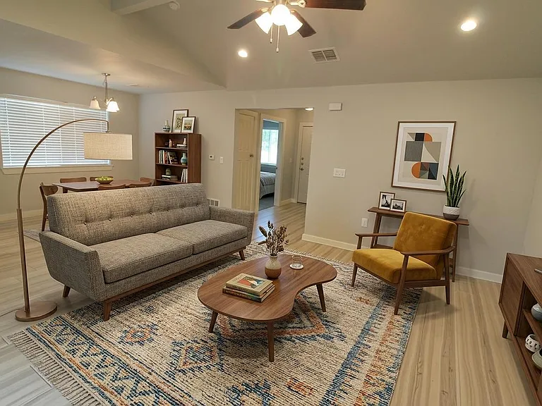 2101 Lemon Dr #B — Photo 3
