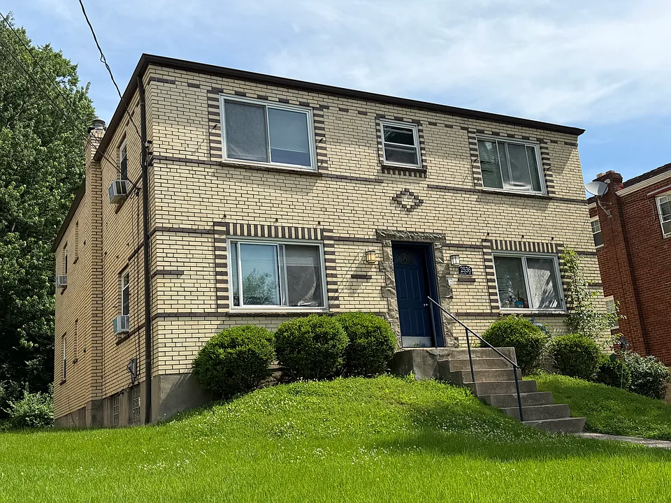 2536 Williams Ave #4