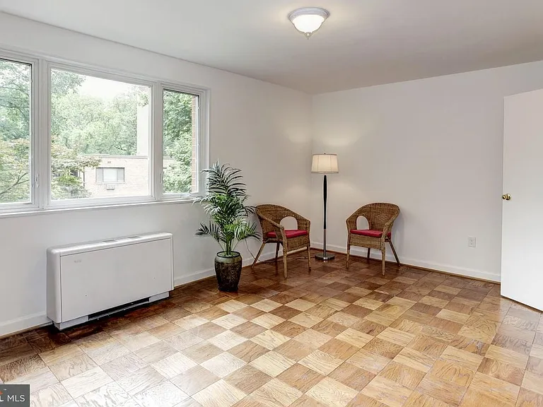 2400 41st St NW #203 — Photo 18