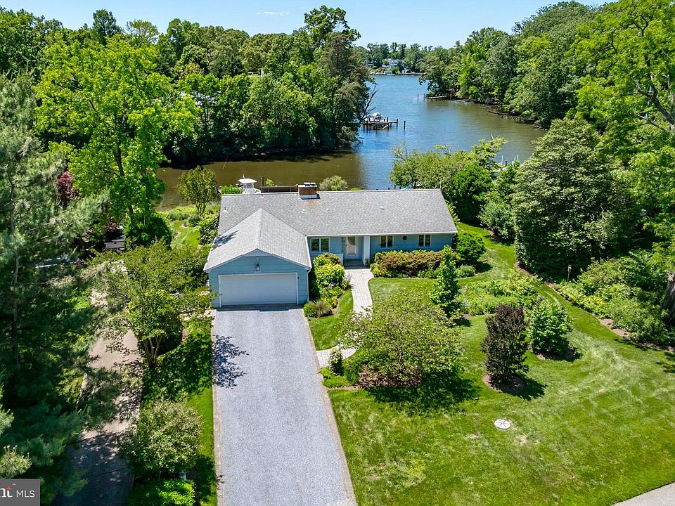1st image of 615 Canal Ln