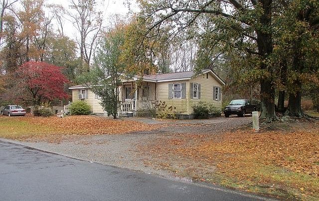 2nd image of 1016 Old Fayetteville Rd