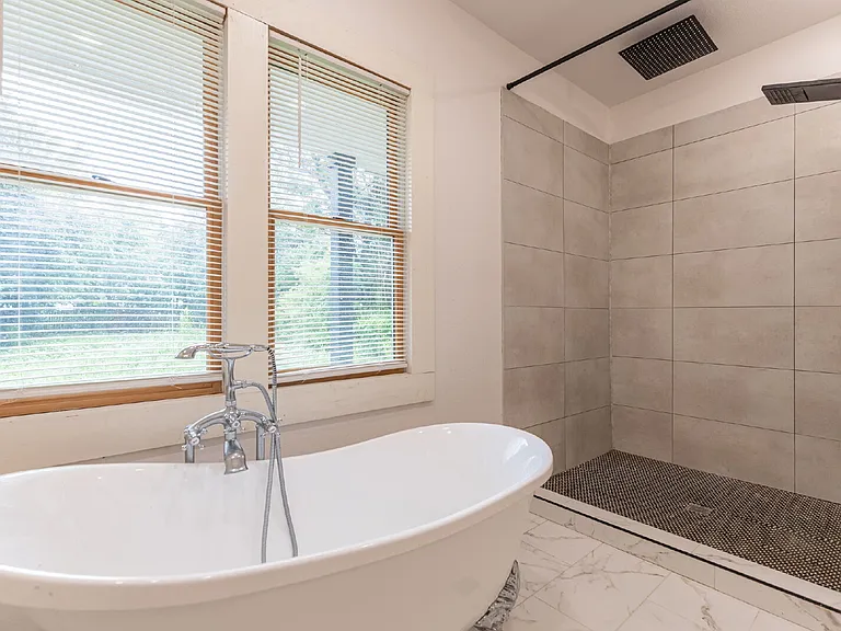 1010 Burnet St — Photo 30