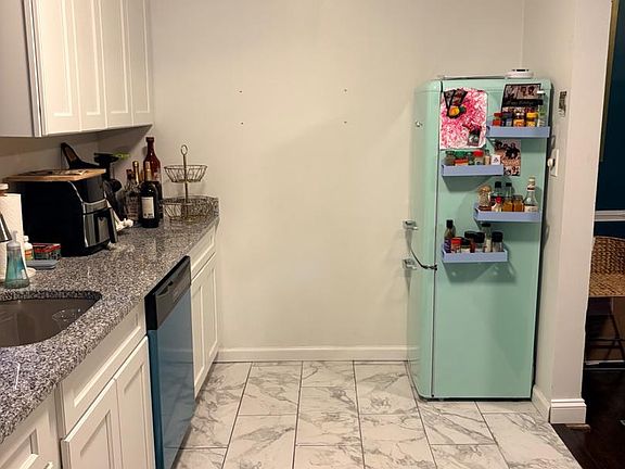 3rd image of 3210 Pinevale Ave