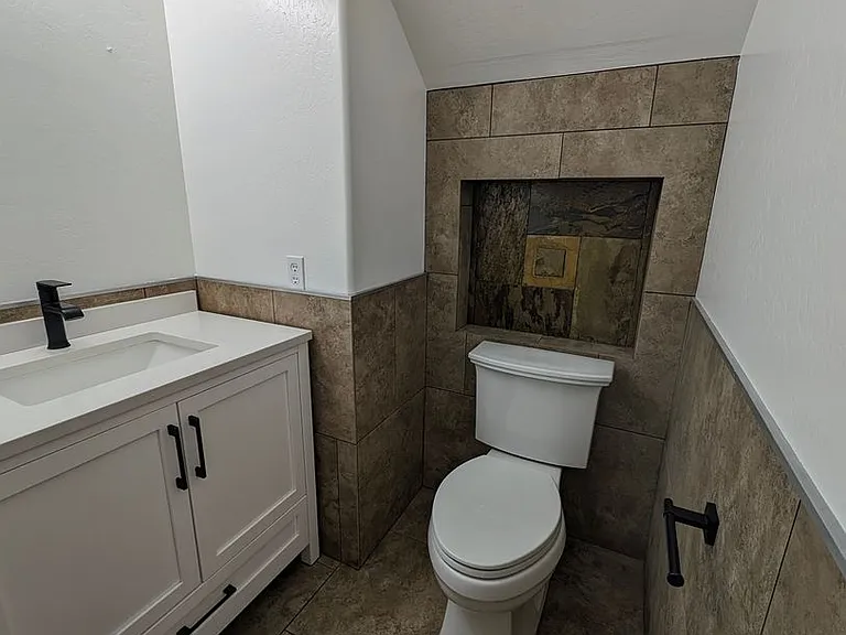 650 W Kent Pl — Photo 49