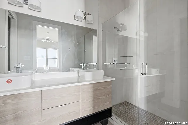 1817 N Saint Marys St #502 — Photo 14