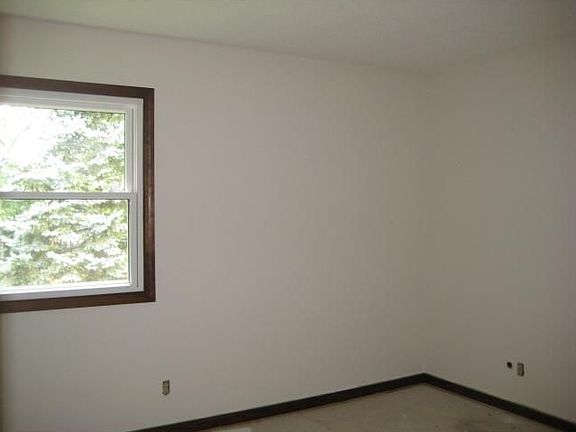 4th image of 1306 Bluebird Dr