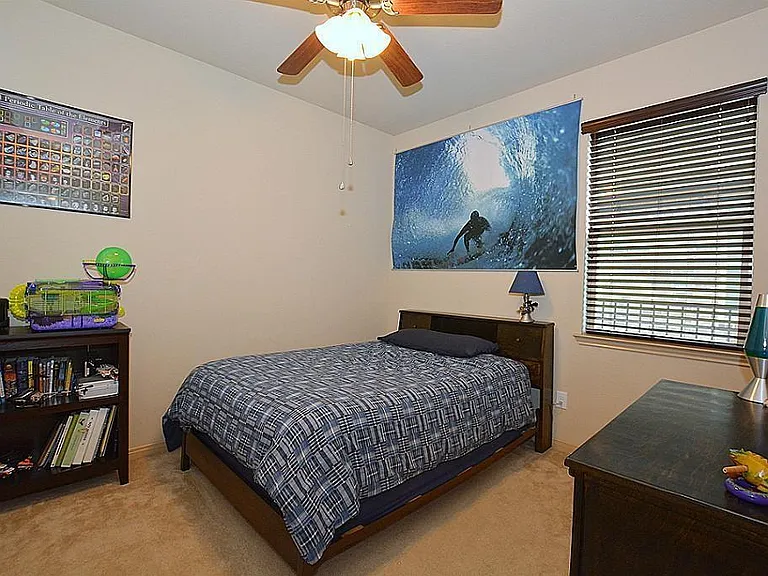 18907 Cove Pointe Dr — Photo 5