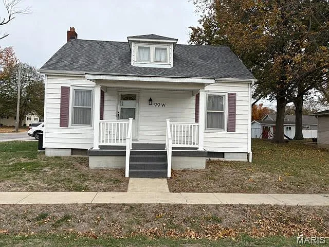 99 W Elm St photo 1