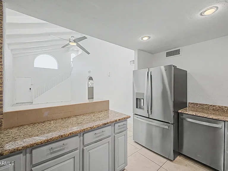 2225 E Catalina Dr — Photo 8
