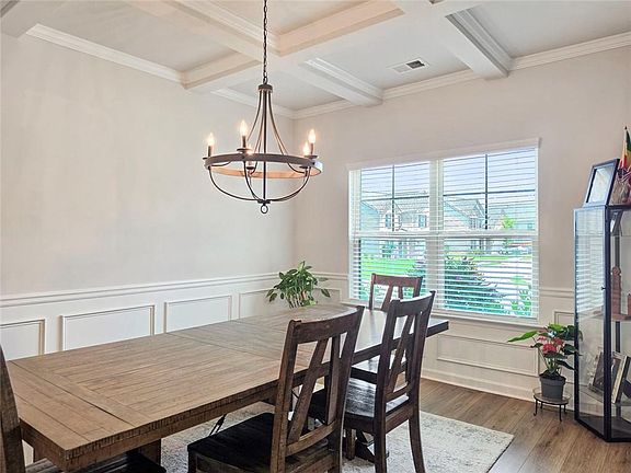 5th image of 4806 Sultanta Way SW