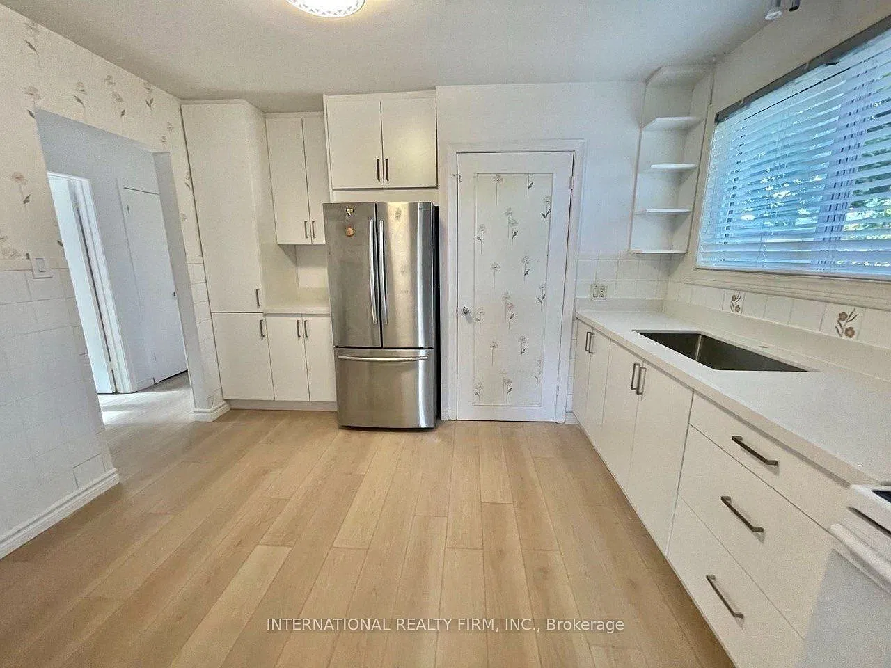 3 bed, $3,000 — Photo 4