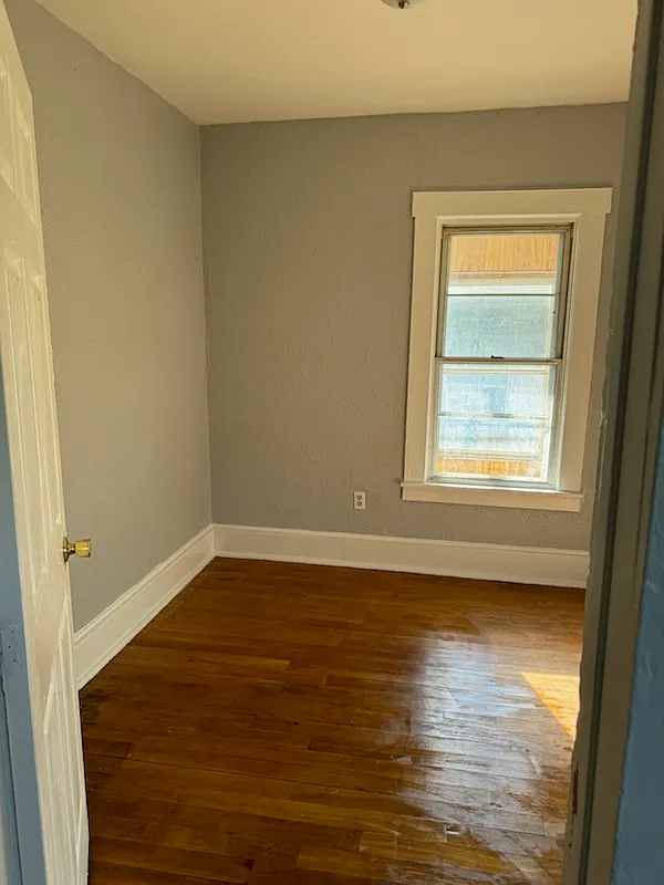 3 bed, 1100 sqft, $1,600 — Photo 3