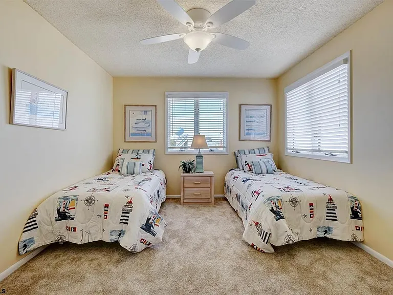 1304 Ocean Ave #1304 — Photo 25