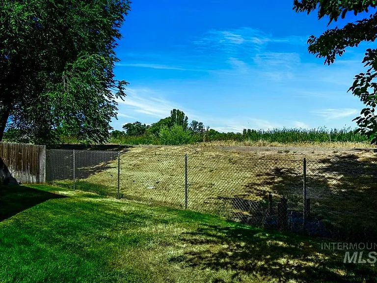 140 SW Quaker Dr — Photo 23