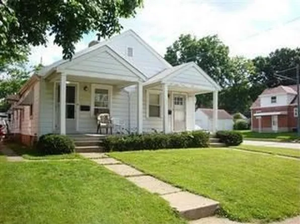 400 Sandhurst Dr, Dayton, OH 45405