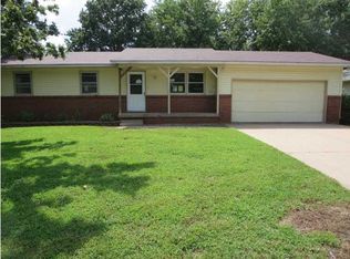 1401 N Mundell Dr, Mulvane, KS 67110