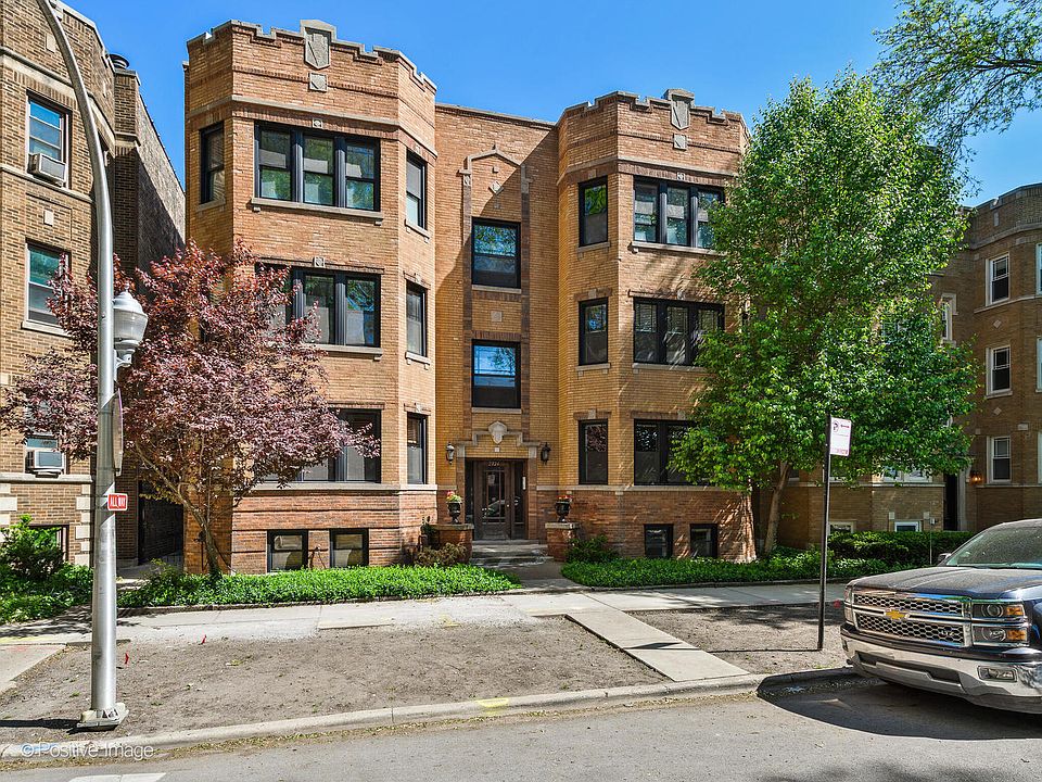 1st image of 2324 W Argyle St APT 1E