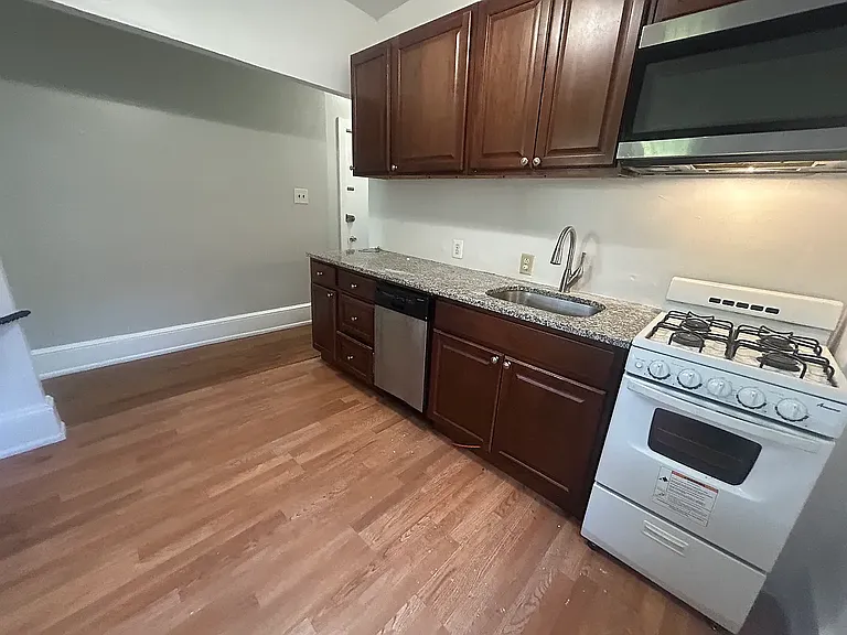 2254 Bryn Mawr Ave #3 — Photo 3