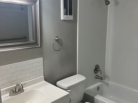4th image of 1516 Avery St #3