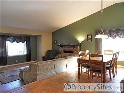 3rd image of 106 Medinah Ct