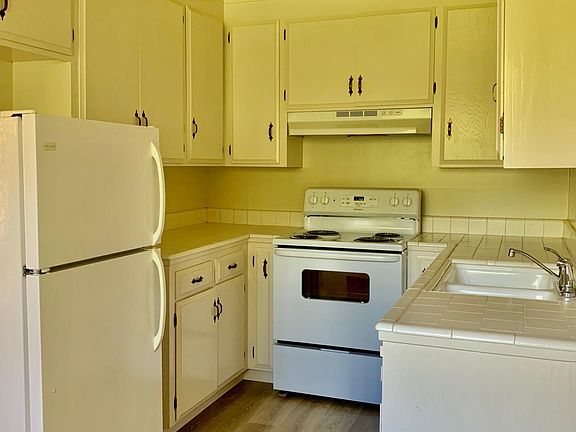 3rd image of 2070 Radio Ave #166