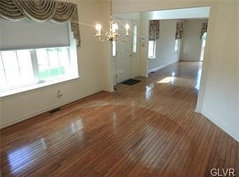 3rd image of 2408 Patriots Ln