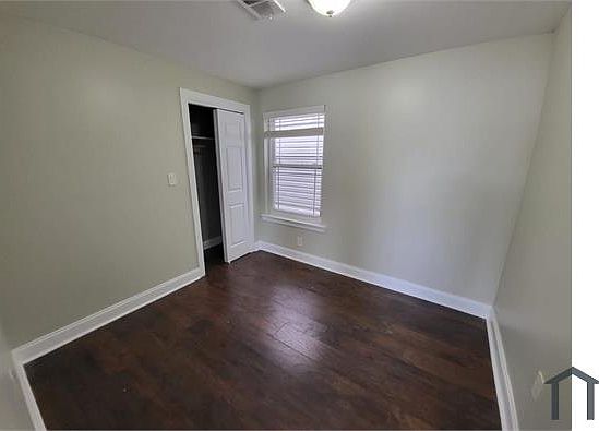 3rd image of 70 Hinsdale Pl Floor 2