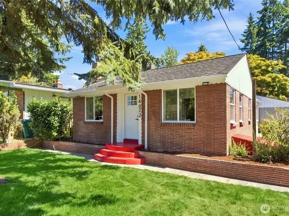 14022 Roslyn Place N, Seattle, WA 98133