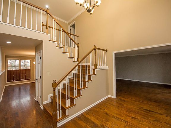 3rd image of 401 Dogwood Trl