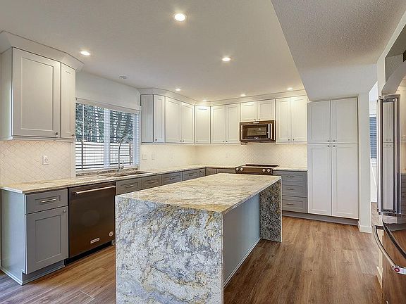 5th image of 13636 178th Ave NE