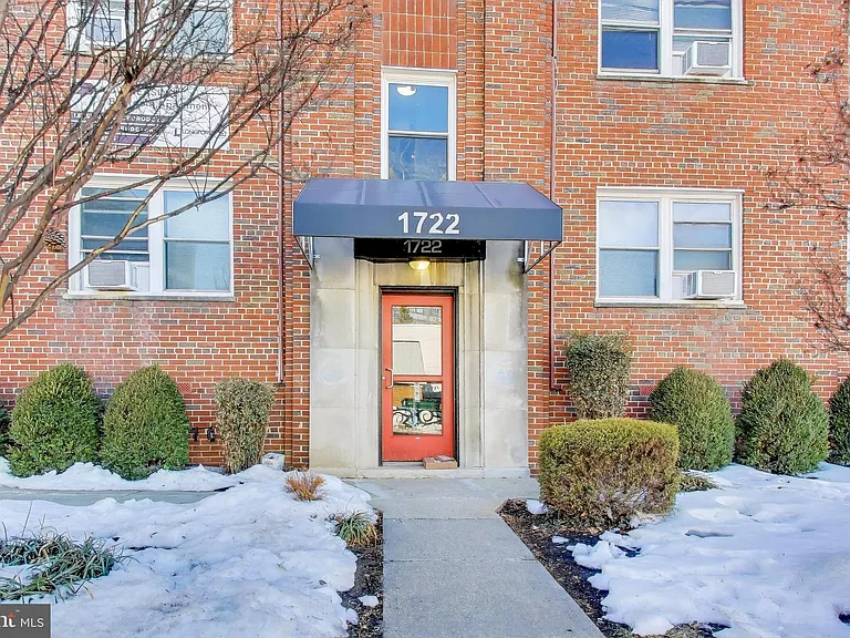 1726 N Quinn St #208 — Photo 21